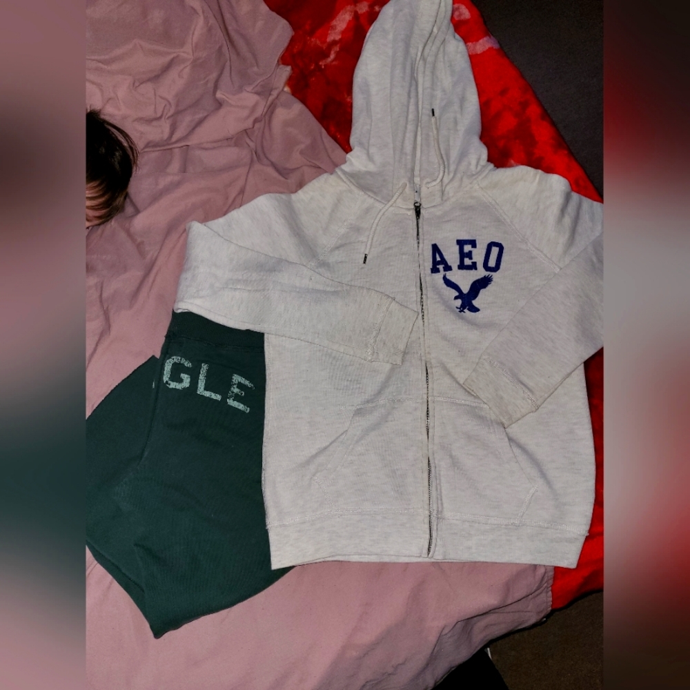 American eagle bundle, women's size medium.